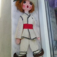 Битова кукла на момче в народна носия, снимка 1 - Антикварни и старинни предмети - 33007119