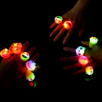 Малки светещи играчки в 4 цвята тип пръстен , снимка 6 - Фигурки - 38825133