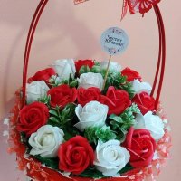 Страхотна кошница със сапунени рози, снимка 1 - Изкуствени цветя - 36983017