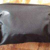 козметична чанта черна супер плътна и стабилна, чисто нова. Размер 24х16 см, снимка 3 - Чанти - 44931522