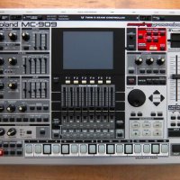 Купувам Roland MC 909, снимка 1 - Синтезатори - 26944936