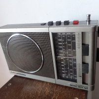 Радио GRUNDIG Music-Boy 160 Germany, снимка 7 - Радиокасетофони, транзистори - 44895494