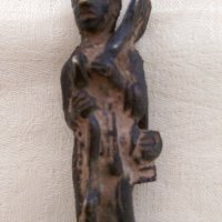 Бронзова Египетска фигура, снимка 2 - Антикварни и старинни предмети - 28599849