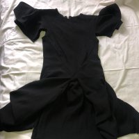 Дамска екстравагантна черна рокля, снимка 1 - Рокли - 28741070