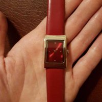 Много стилен часовник в червено , снимка 2 - Други - 27759505