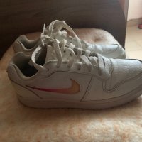 Nike дамски маратонки, снимка 3 - Маратонки - 44001494