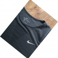 Nike Zonal Cooling - страхотна дамска тениска КАТО НОВА, снимка 4 - Тениски - 33443746