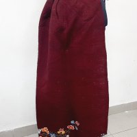 Автентична червена вълнена престилка, част от носия(16.3), снимка 7 - Антикварни и старинни предмети - 43689155