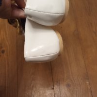 Дамски официални обувки в бяло.40 номер, снимка 2 - Дамски елегантни обувки - 43145937