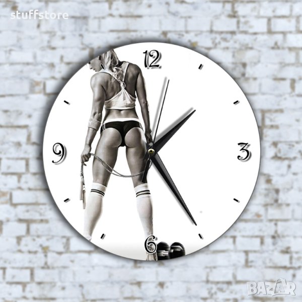 Стенен Часовник - Черно Бял Секси Блондинка Скача На Въже, снимка 1