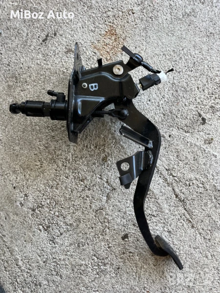 Педал съединител с помпа Мицубиши Аутлендър 2 Mitsubishi Outlander (2006-2012), снимка 1