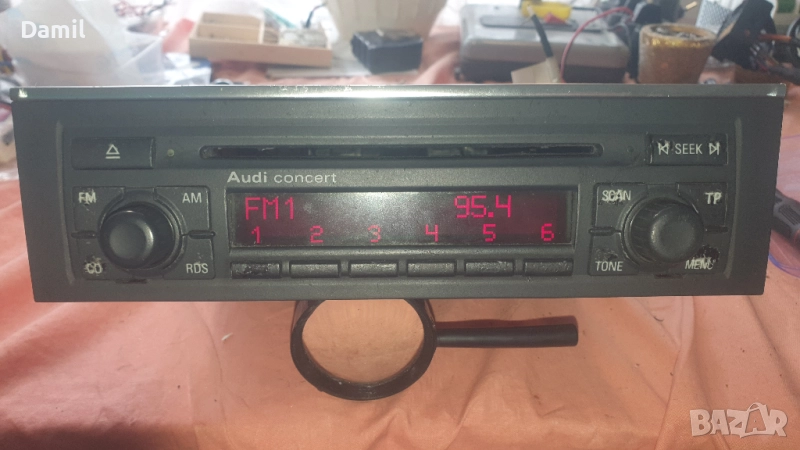 Audi CD радио с известен код, снимка 1