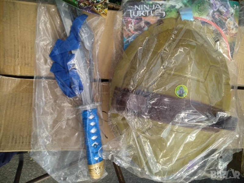Коруба на костенурка нинджа с оръжия и маска за очите., снимка 1