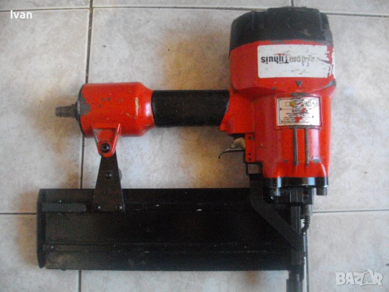 51-91мм-Италиански Индустриален Професионален Такер/Машина Изстрелване Пирони-Пневматичен-NIKEMA M90, снимка 1