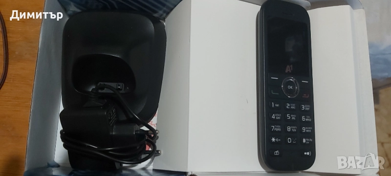 Продавам  телефон на а1 с зарядно и стойка и кутия, снимка 1