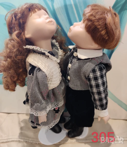 Целуващи се порцеланови кукли, снимка 1