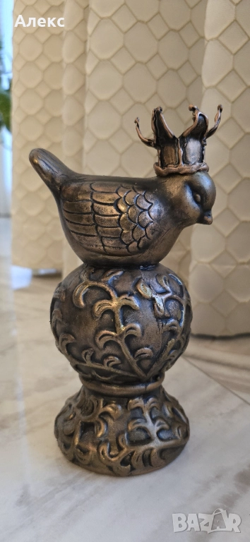 Голямо пиле с корона– керамика., снимка 1