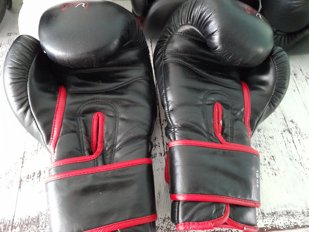 Боксови ръкавици Rival RS4 Aero Sparring Gloves, висок клас боксови ръкавици  18 Oz в Бокс в гр. Варна - ID37456620 — Bazar.bg