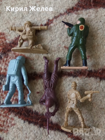 Войници пластмасови 5 броя 46970, снимка 5 - Колекции - 52107131