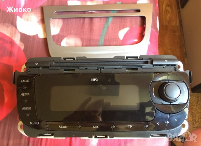 SEAT ALTEA RADIO STEREO CD PLAYER 5P0035153B с Рамка, снимка 2 - Аксесоари и консумативи - 43517843