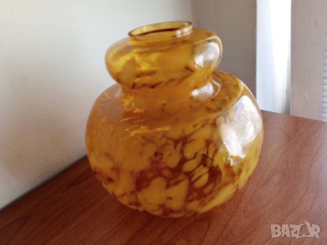 Плафон, жълт, ретро