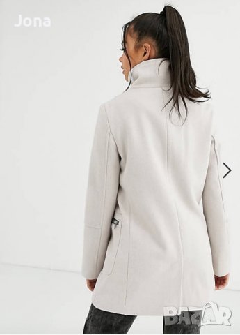 Елегантно палто на марката Bershka, снимка 3 - Палта, манта - 26069152