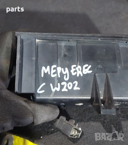 Пепелник Мерцедес C W202, снимка 5 - Части - 51270047