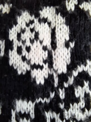 Блуза в бяло – черно рози размер Л, снимка 3 - Блузи с дълъг ръкав и пуловери - 42946545