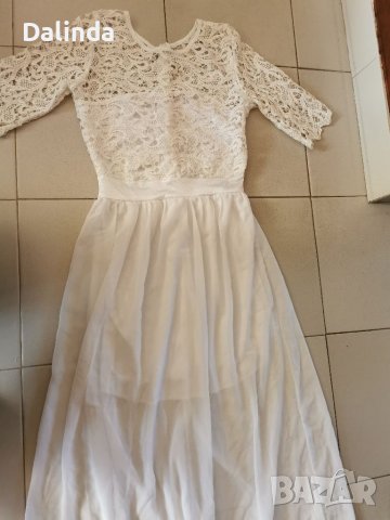Нежна рокля в бяло