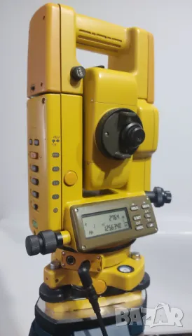 Тотална станция Topcon GTS-300 в комплект с тринога, щок и призма