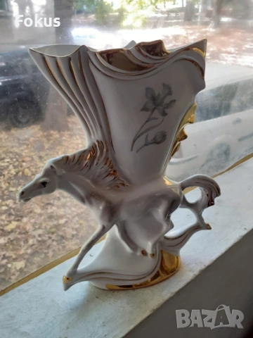 Красота от порцелан голяма ваза конче с позлата и маркировка, снимка 4 - Антикварни и старинни предмети - 53409901