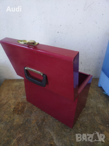 Метален куфар за съхранение на инструменти и най-различни вещи.  Съз закопчалка и дръжка за носене. , снимка 5 - Куфари с инструменти - 44909983