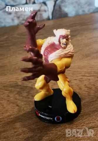 Marvel Attacktix Sabertooth Фигура , снимка 1