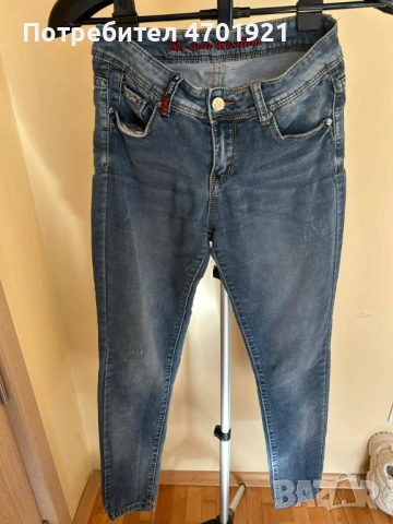 Дамски дънки, снимка 4 - Дънки - 53402437