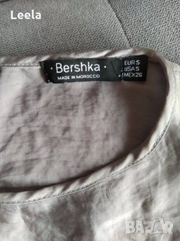 Сатенена блуза Bershka, снимка 4 - Корсети, бюстиета, топове - 28890067