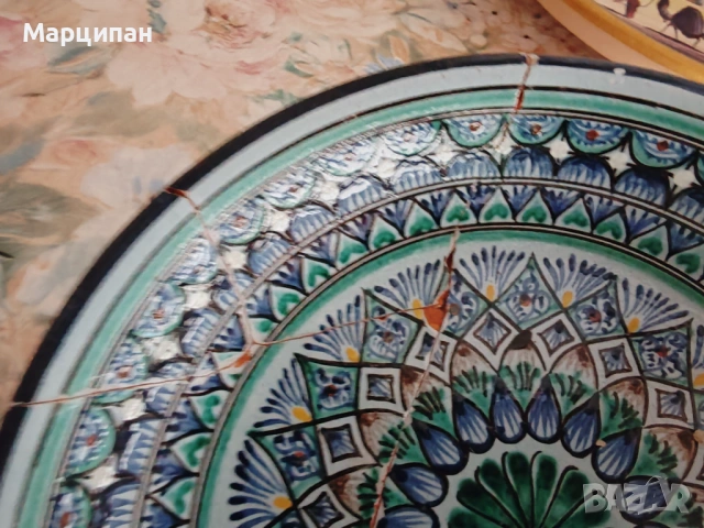 Керамични чинии от Узбекистан