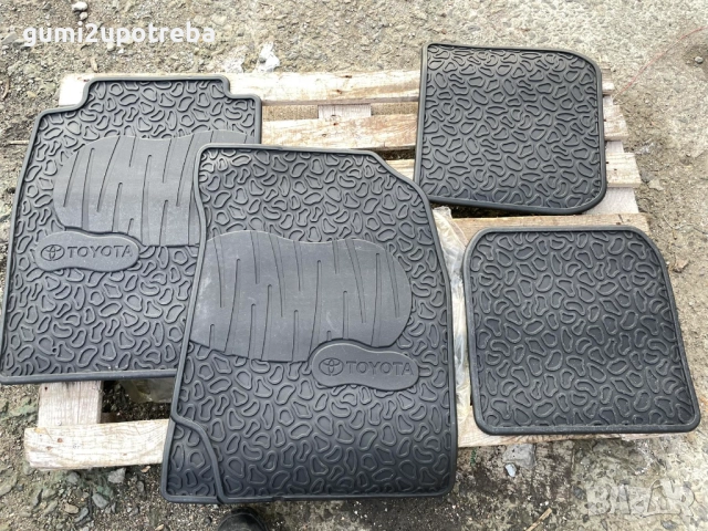 Гумени Стелки Toyota Rav-4 3D PZ414-X1350-ZA Оригинал