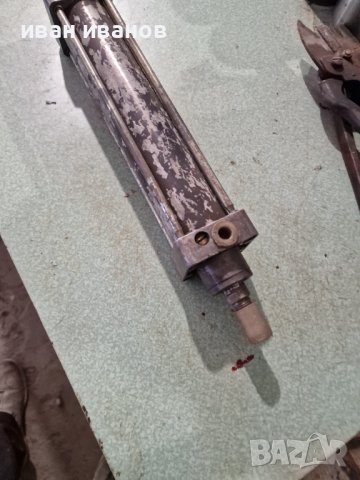 Пневматична Бутилка 