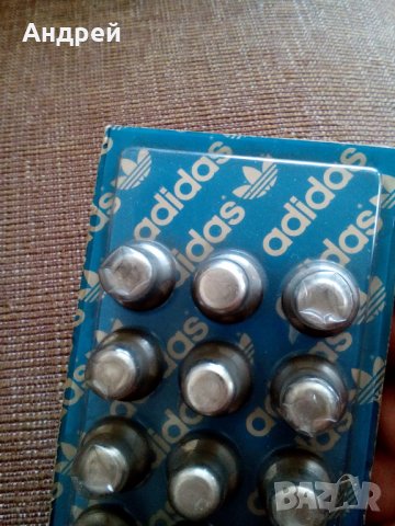 Стари бутони,бутонки Адидас,Adidas, снимка 4 - Други ценни предмети - 26635762