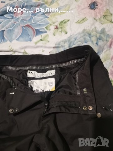 Нов дамски ски/сноуборд панталон Burton - S #010, снимка 3 - Панталони - 38667435