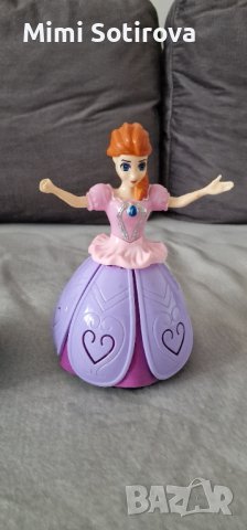 Танцуваща кукла Елза , снимка 3 - Кукли - 43397545