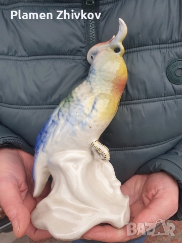 порцеланова птица - папагал на фабрика Изида, снимка 4 - Статуетки - 52773170