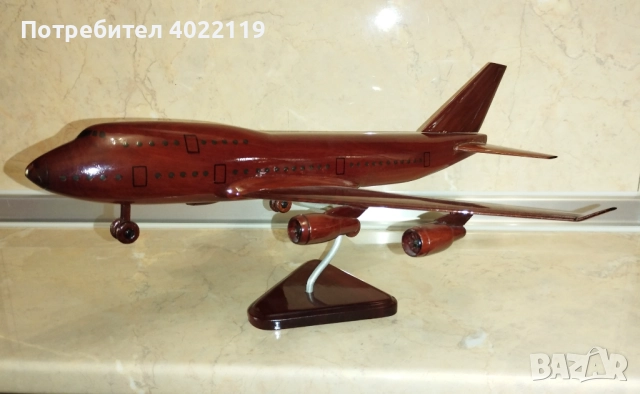 Boeing 747 - Ръчно изработен макет от махагон