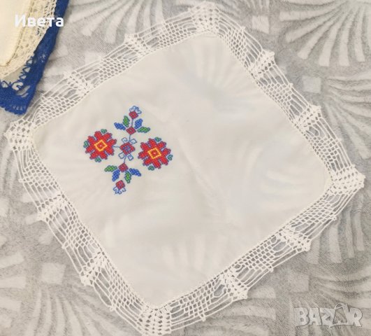 Ръчно бродирани кърпички , снимка 2 - Български сувенири - 43620576