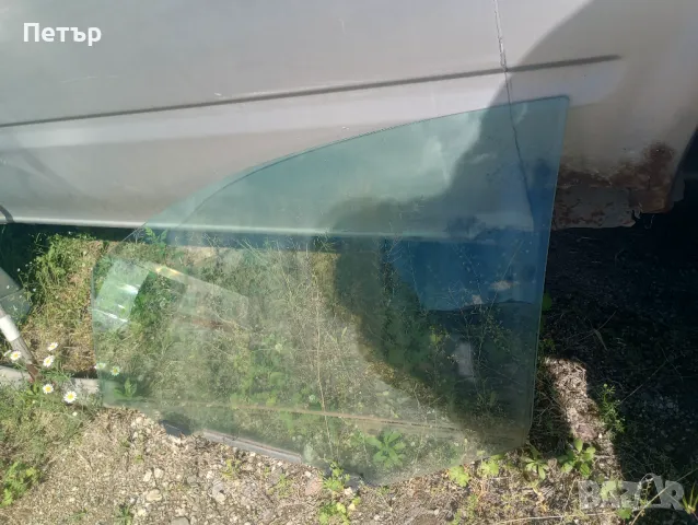 Стъкло лява врата тойота Ярис 2006-2011г 2/3врати