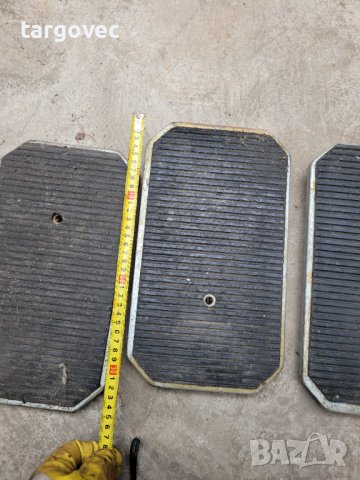 Комплект от четири броя железни степенки, снимка 4 - Други машини и части - 42968235