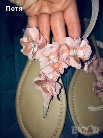 Дамски сандали с цветя