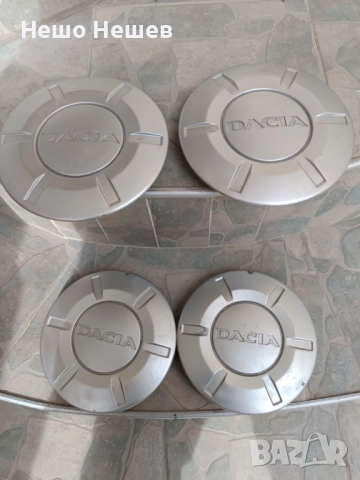 Капаци за джанти на Дачия, снимка 2 - Гуми и джанти - 52280095
