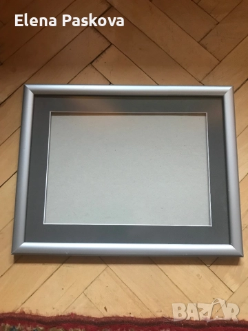 рамка сребърна оптика с паспарту размери 30/40 см.