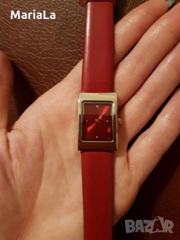 Много стилен часовник в червено , снимка 2 - Други - 27759505